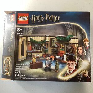 Complete 40770 Hogwarts Castle Room of Requirement Harry Potter Lego set Neville